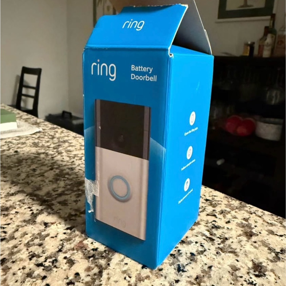 Ring Battery Doorbell in Black and White